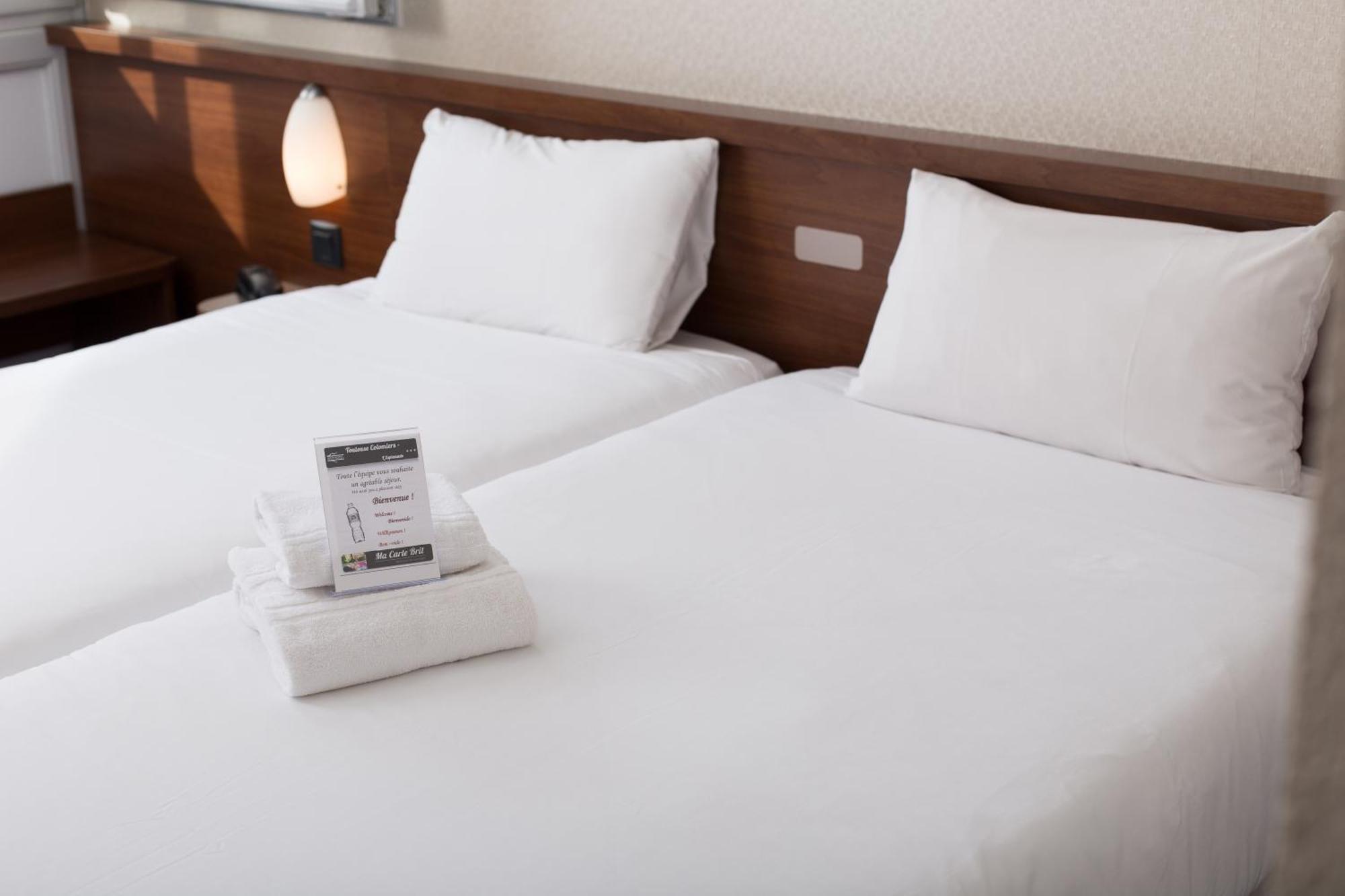 Brit Hotel Toulouse Colomiers - L'Esplanade Esterno foto