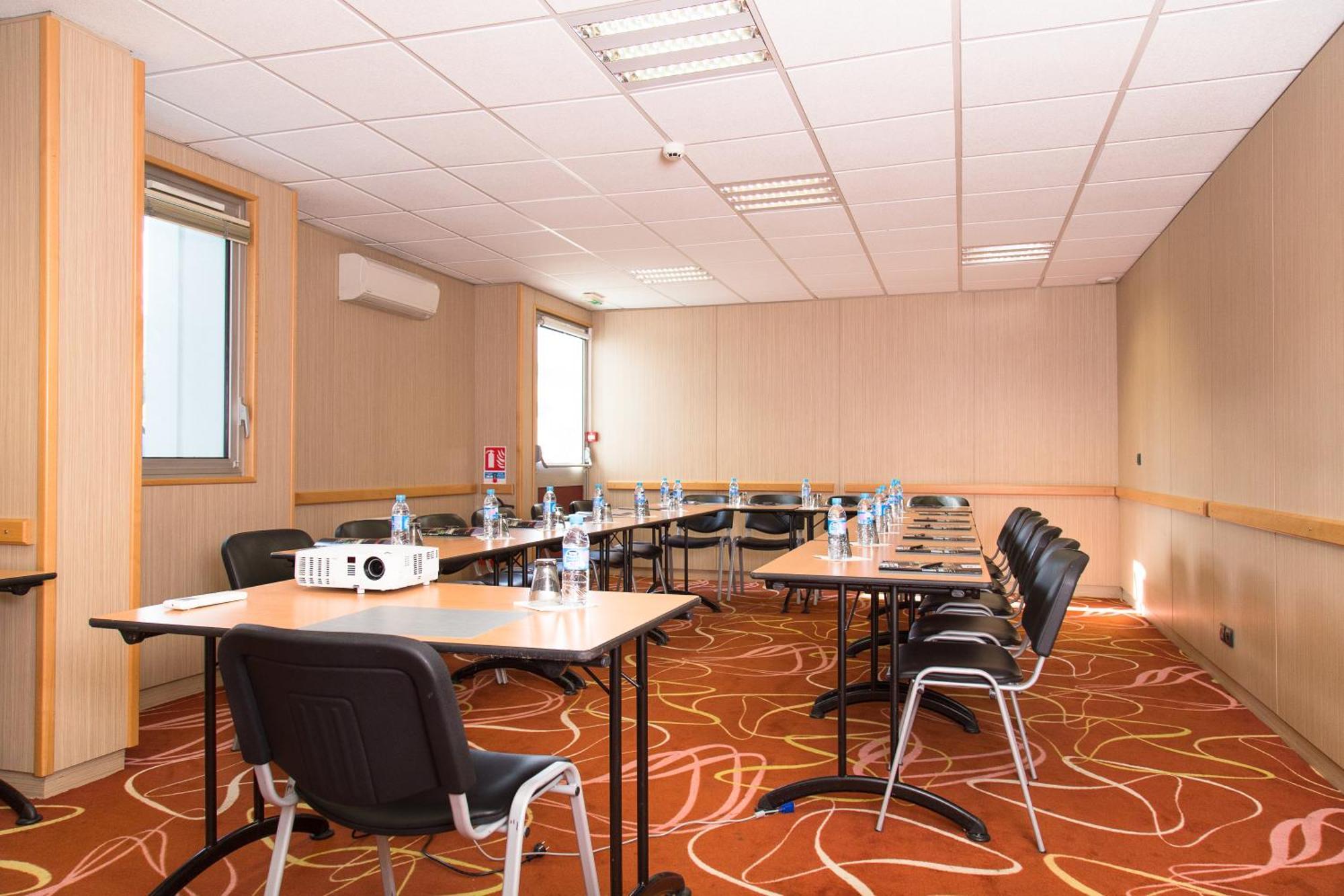 Brit Hotel Toulouse Colomiers - L'Esplanade Esterno foto