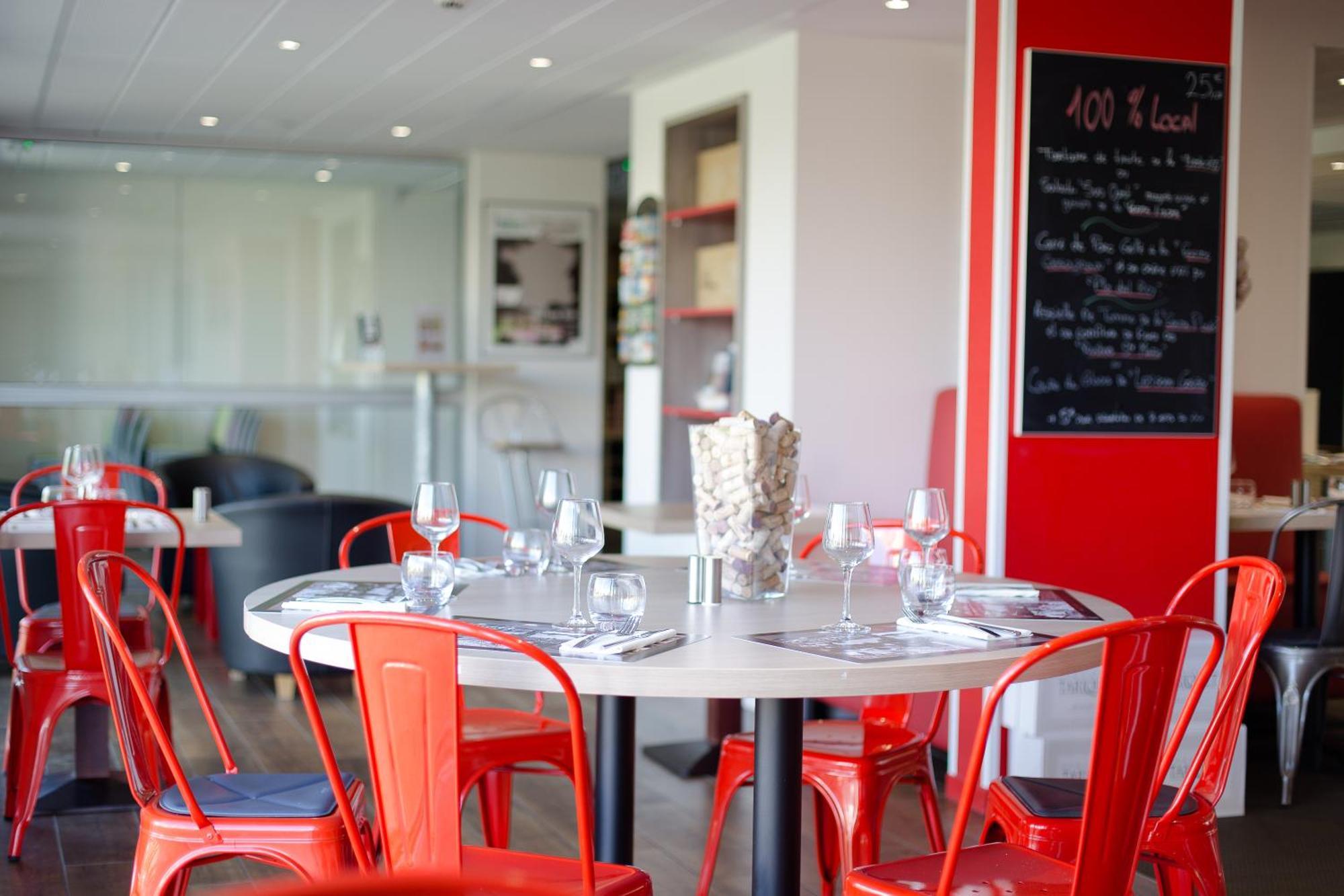 Brit Hotel Toulouse Colomiers - L'Esplanade Esterno foto
