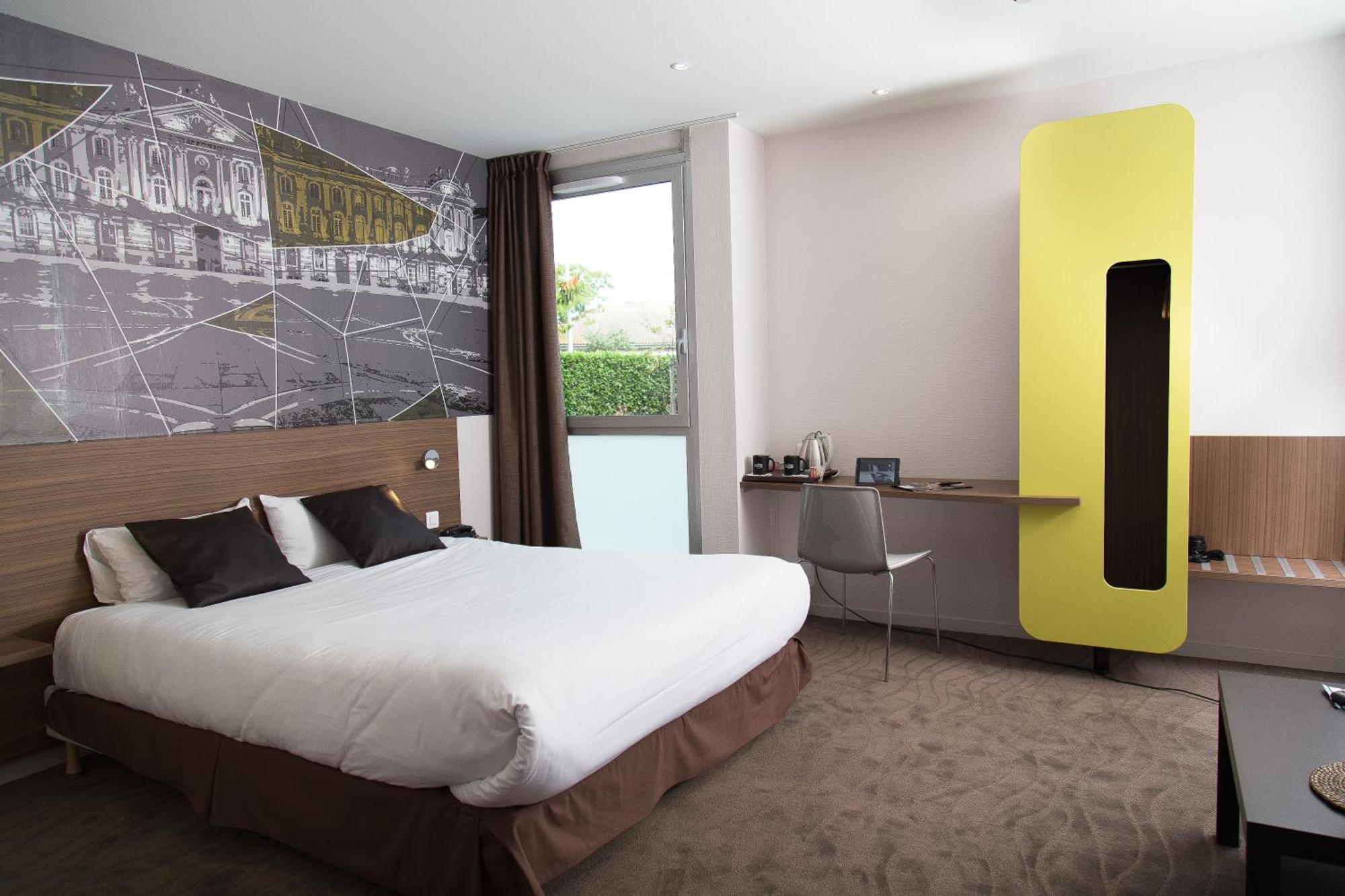 Brit Hotel Toulouse Colomiers - L'Esplanade Esterno foto
