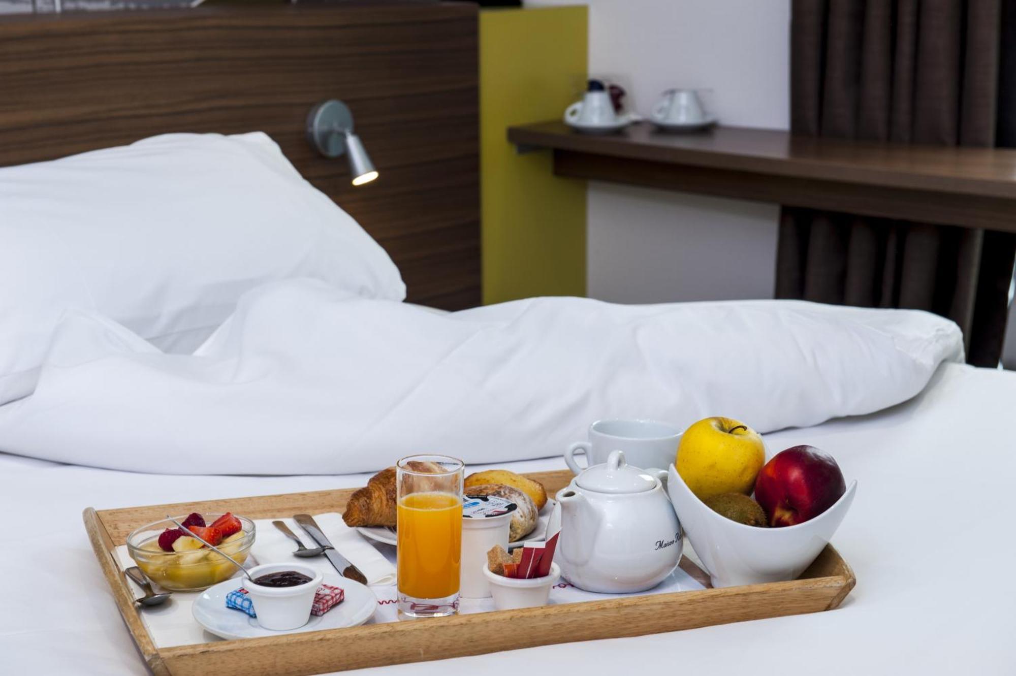 Brit Hotel Toulouse Colomiers - L'Esplanade Esterno foto