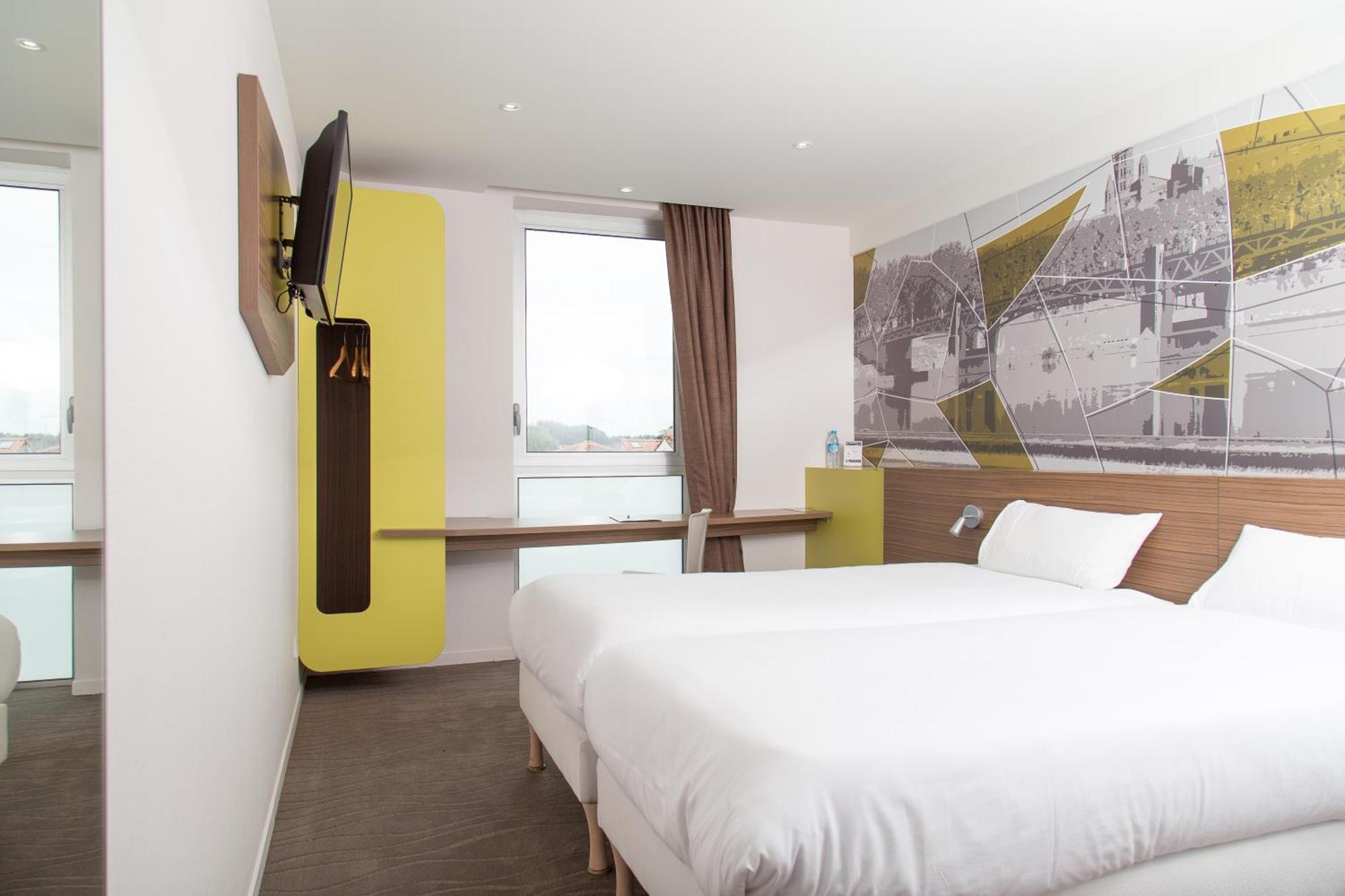 Brit Hotel Toulouse Colomiers - L'Esplanade Esterno foto