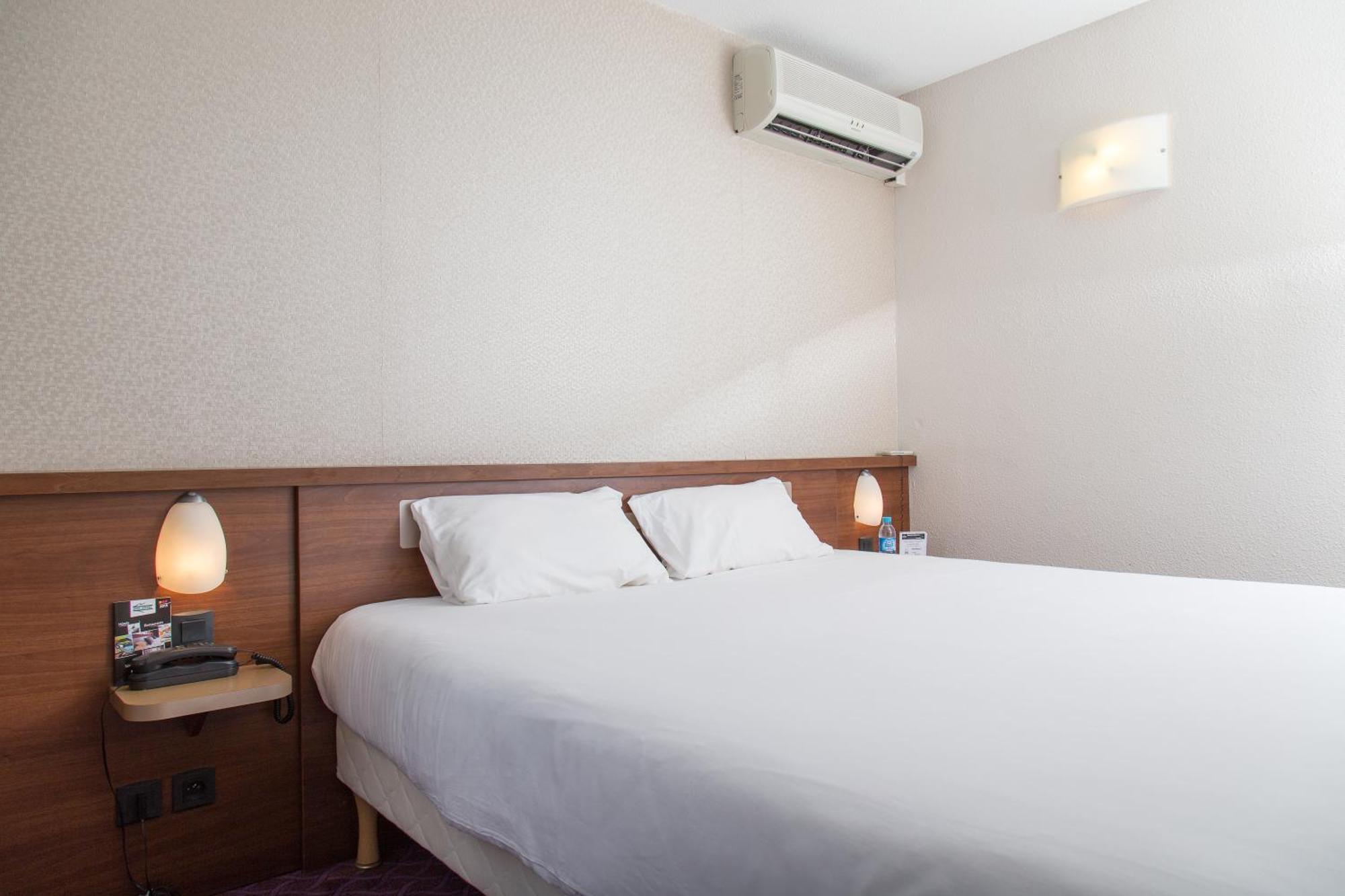 Brit Hotel Toulouse Colomiers - L'Esplanade Esterno foto