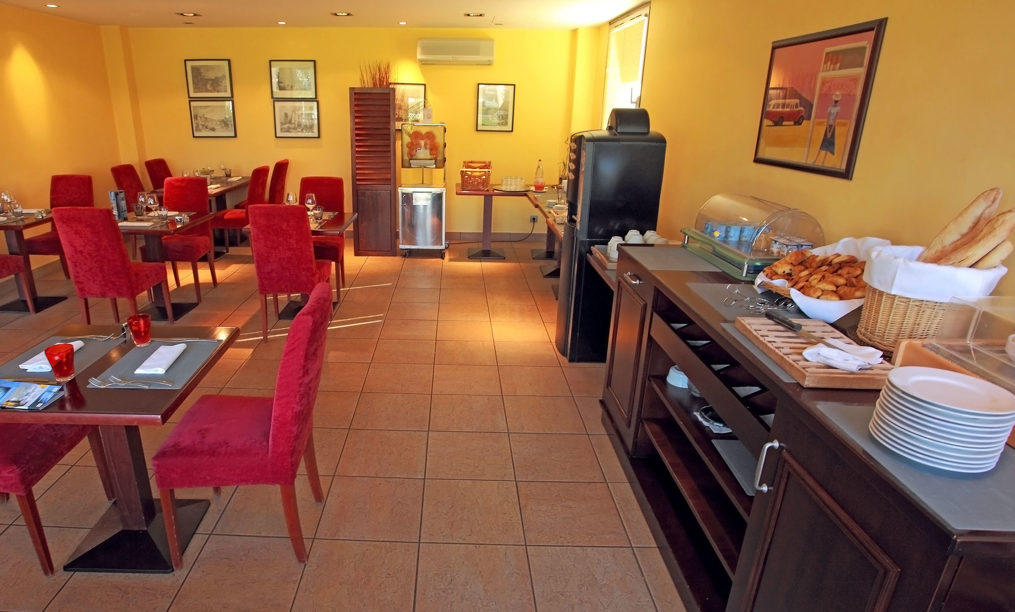 Brit Hotel Toulouse Colomiers - L'Esplanade Esterno foto