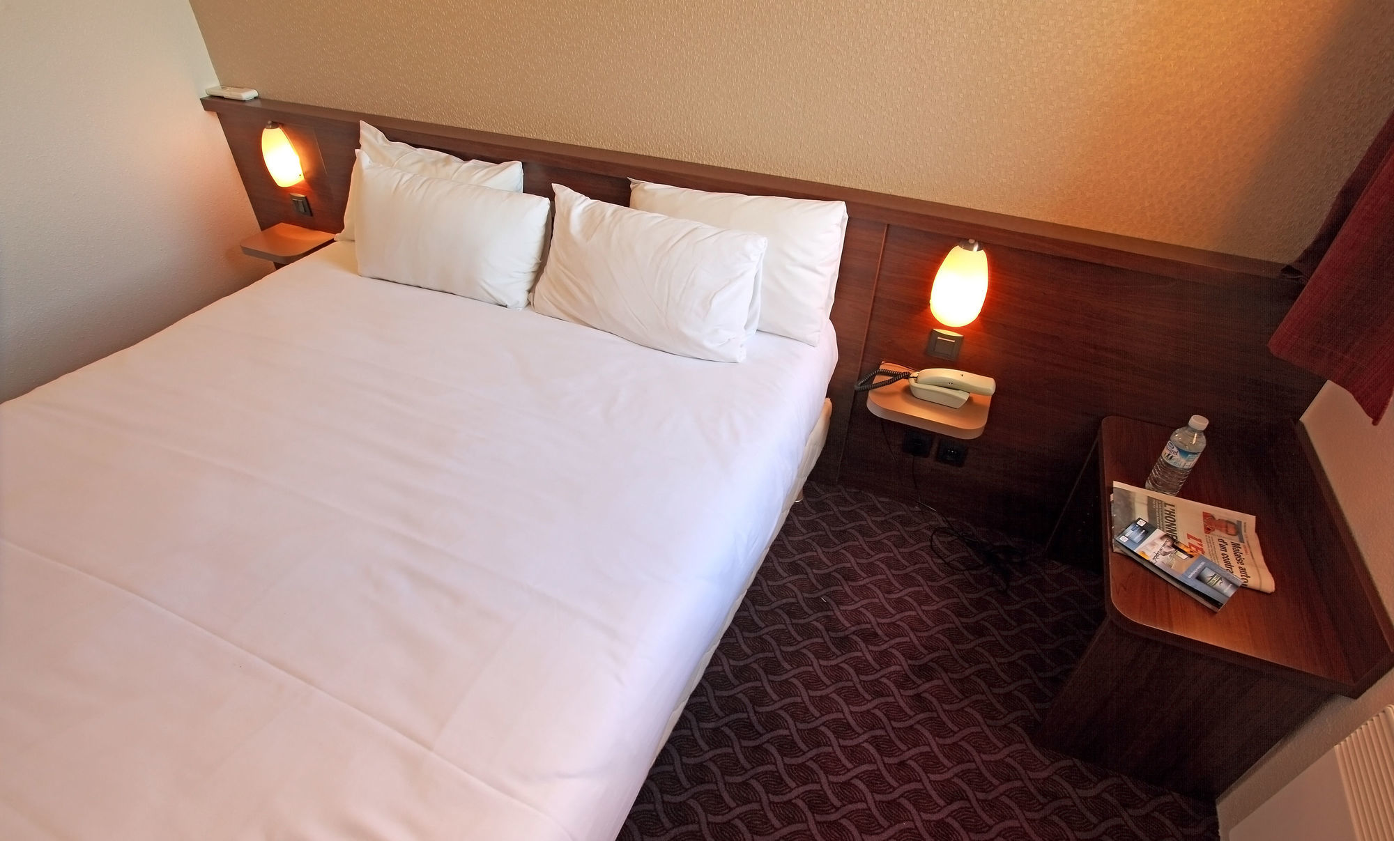 Brit Hotel Toulouse Colomiers - L'Esplanade Esterno foto